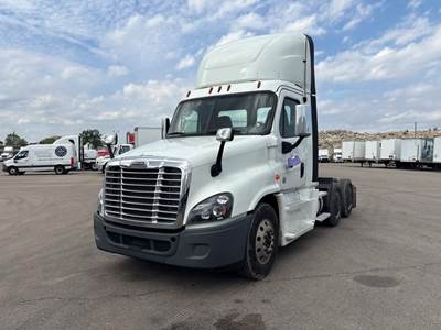 Freightliner Cascadia 125 Day Cab Truck - 450HP, 10 Speed Automatic