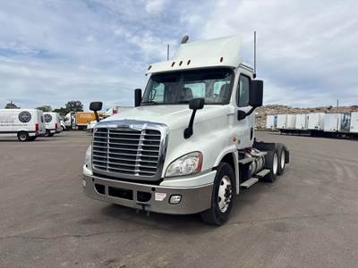 Freightliner Cascadia 125 Day Cab Truck - 505HP, 13 Speed Manual
