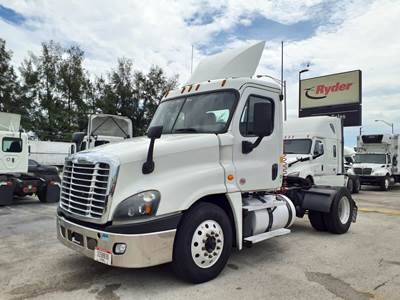Freightliner Cascadia 125 Single Axle Day Cab Truck - 400HP, 10 Speed Automatic