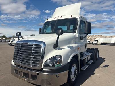 Freightliner Cascadia 125 Day Cab Truck - 450HP, 12 Speed Automatic
