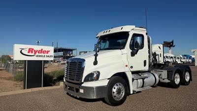 Freightliner Cascadia 125 Day Cab Truck - 450HP, 12 Speed Automatic