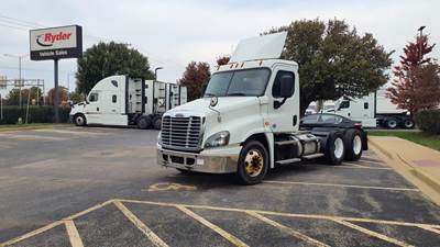 Freightliner Cascadia 125 Day Cab Truck - 450HP, 12 Speed Automatic