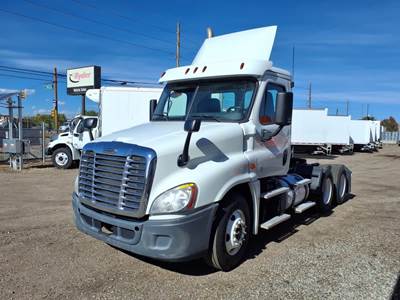 Freightliner Cascadia 125 Day Cab Truck - 410HP, 10 Speed Automatic