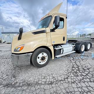 Freightliner Cascadia 126 Day Cab Truck - 450HP, 12 Speed Automatic