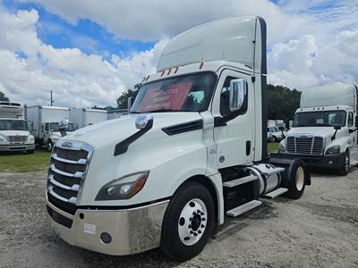 Freightliner Cascadia 126 Single Axle Day Cab Truck - 410HP, 12 Speed Automatic