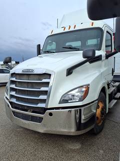 Freightliner Cascadia 126 Day Cab Truck - 12 Speed Automatic