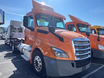 Freightliner Cascadia 126 Single Axle Day Cab Truck - 12 Speed Automatic