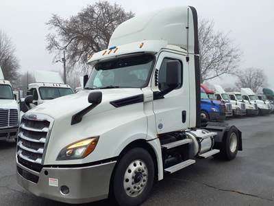 Freightliner Cascadia 126 Single Axle Day Cab Truck - 455HP, 12 Speed Automatic