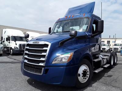 Freightliner Cascadia 126 Day Cab Truck - 13 Speed Automatic