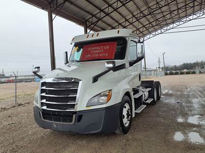 Freightliner Cascadia 126 Day Cab Truck - 455HP, 10 Speed Manual