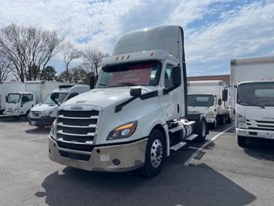 Freightliner Cascadia 126 Single Axle Day Cab Truck - 455HP, 12 Speed Automatic