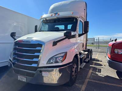 Freightliner Cascadia 126 Day Cab Truck - 505HP, 12 Speed Automatic