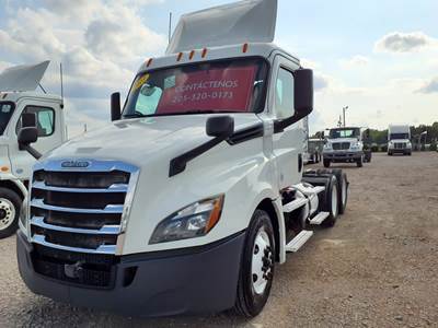 Freightliner Cascadia 126 Day Cab Truck - 450HP, 12 Speed Automatic