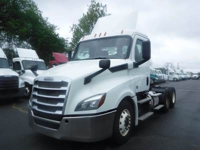 Freightliner Cascadia 126 Day Cab Truck - 455HP, 12 Speed Automatic
