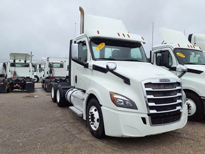 Freightliner Cascadia 126 Day Cab Truck - 10 Speed Manual