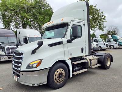 Freightliner Cascadia 126 Single Axle Day Cab Truck - 455HP, 12 Speed Automatic