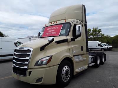 Freightliner Cascadia 126 Day Cab Truck - 12 Speed Automatic