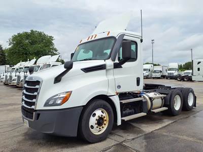 Freightliner Cascadia 126 Day Cab Truck - 450HP, 10 Speed Manual