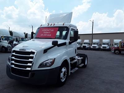 Freightliner Cascadia 126 Single Axle Day Cab Truck - 410HP, 12 Speed Automatic