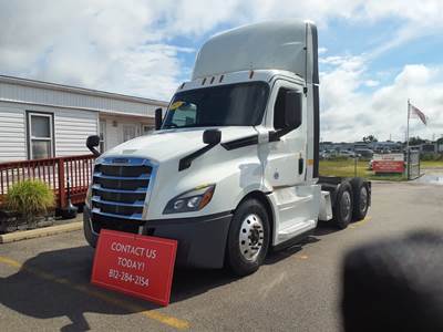 Freightliner Cascadia 126 Day Cab Truck - 400HP, 12 Speed Automatic