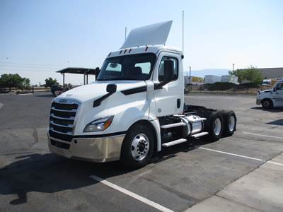Freightliner Cascadia 126 Day Cab Truck - 455HP, 12 Speed Automatic