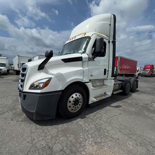 Freightliner Cascadia 126 Day Cab Truck - 505HP, 12 Speed Automatic