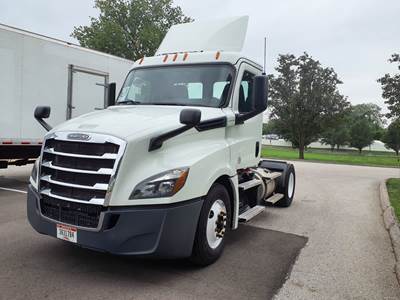 Freightliner Cascadia 126 Single Axle Day Cab Truck - 410HP, 12 Speed Automatic