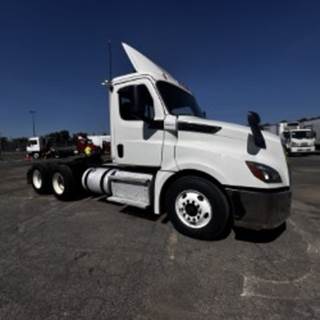 Freightliner Cascadia 126 Day Cab Truck - 450HP, 12 Speed Automatic