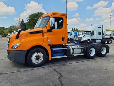Freightliner Cascadia 126 Day Cab Truck - 450HP, 10 Speed Manual