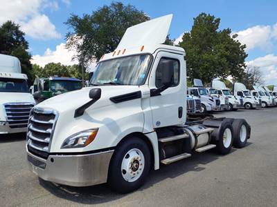 Freightliner Cascadia 126 Day Cab Truck - 450HP, 12 Speed Automatic