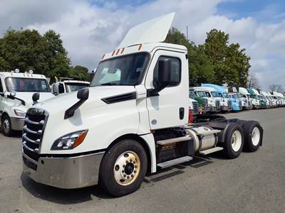 Freightliner Cascadia 126 Day Cab Truck - 450HP, 12 Speed Automatic