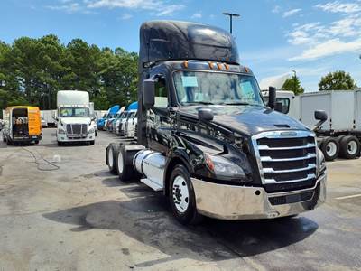 Freightliner Cascadia 126 Day Cab Truck - 455HP, 12 Speed Automatic