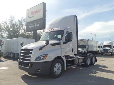 Freightliner Cascadia 126 Day Cab Truck - 450HP, 12 Speed Automatic