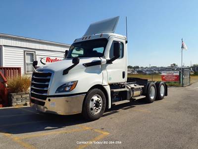 Freightliner Cascadia 126 Day Cab Truck - 505HP, 12 Speed Automatic