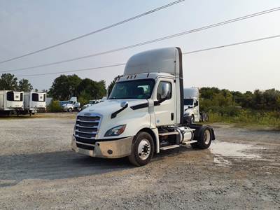 Freightliner Cascadia 126 Single Axle Day Cab Truck - 410HP, 12 Speed Automatic