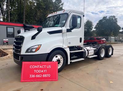 Freightliner Cascadia 126 Day Cab Truck - 455HP, 12 Speed Automatic