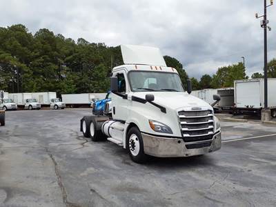Freightliner Cascadia 126 Day Cab Truck - 450HP, 12 Speed Automatic