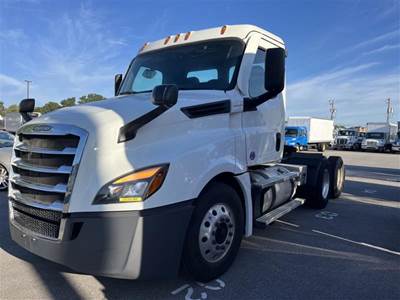 Freightliner Cascadia 126 Day Cab Truck - 455HP, 12 Speed Automatic