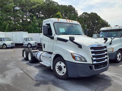 Freightliner Cascadia 126 Day Cab Truck - 450HP, 12 Speed Automatic