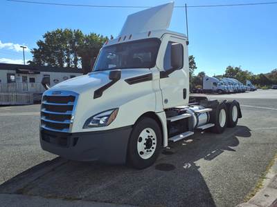 Freightliner Cascadia 126 Day Cab Truck - 450HP, 12 Speed Automatic