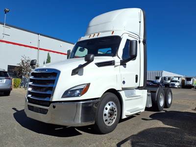 Freightliner Cascadia 126 Day Cab Truck - 455HP, 12 Speed Automatic