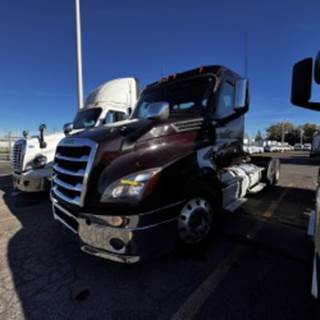 Freightliner Cascadia 126 Day Cab Truck - 505HP, 13 Speed Manual