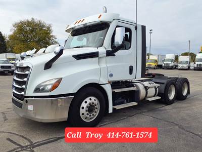 Freightliner Cascadia 126 Day Cab Truck - 450HP, 12 Speed Automatic