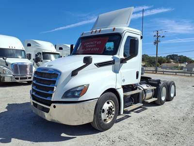 Freightliner Cascadia 126 Day Cab Truck - 450HP, 12 Speed Automatic