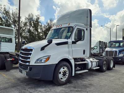 Freightliner Cascadia 126 Day Cab Truck - 450HP, 12 Speed Automatic