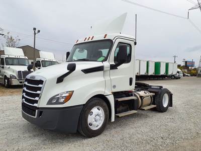 Freightliner Cascadia 126 Single Axle Day Cab Truck - 410HP, 12 Speed Automatic