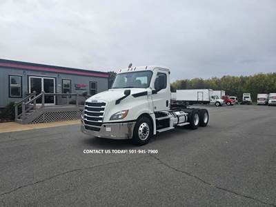 Freightliner Cascadia 126 Day Cab Truck - 450HP, 12 Speed Automatic