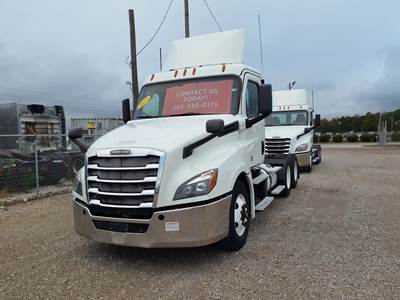 Freightliner Cascadia 126 Day Cab Truck - 450HP, 12 Speed Automatic
