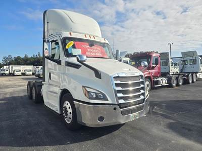 Freightliner Cascadia 126 Day Cab Truck - 450HP, 12 Speed Automatic