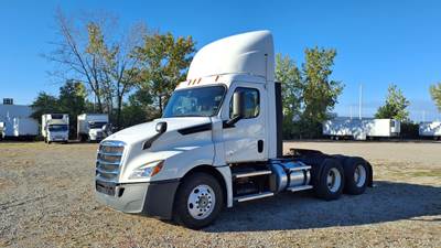 Freightliner Cascadia 126 Day Cab Truck - 450HP, 12 Speed Automatic
